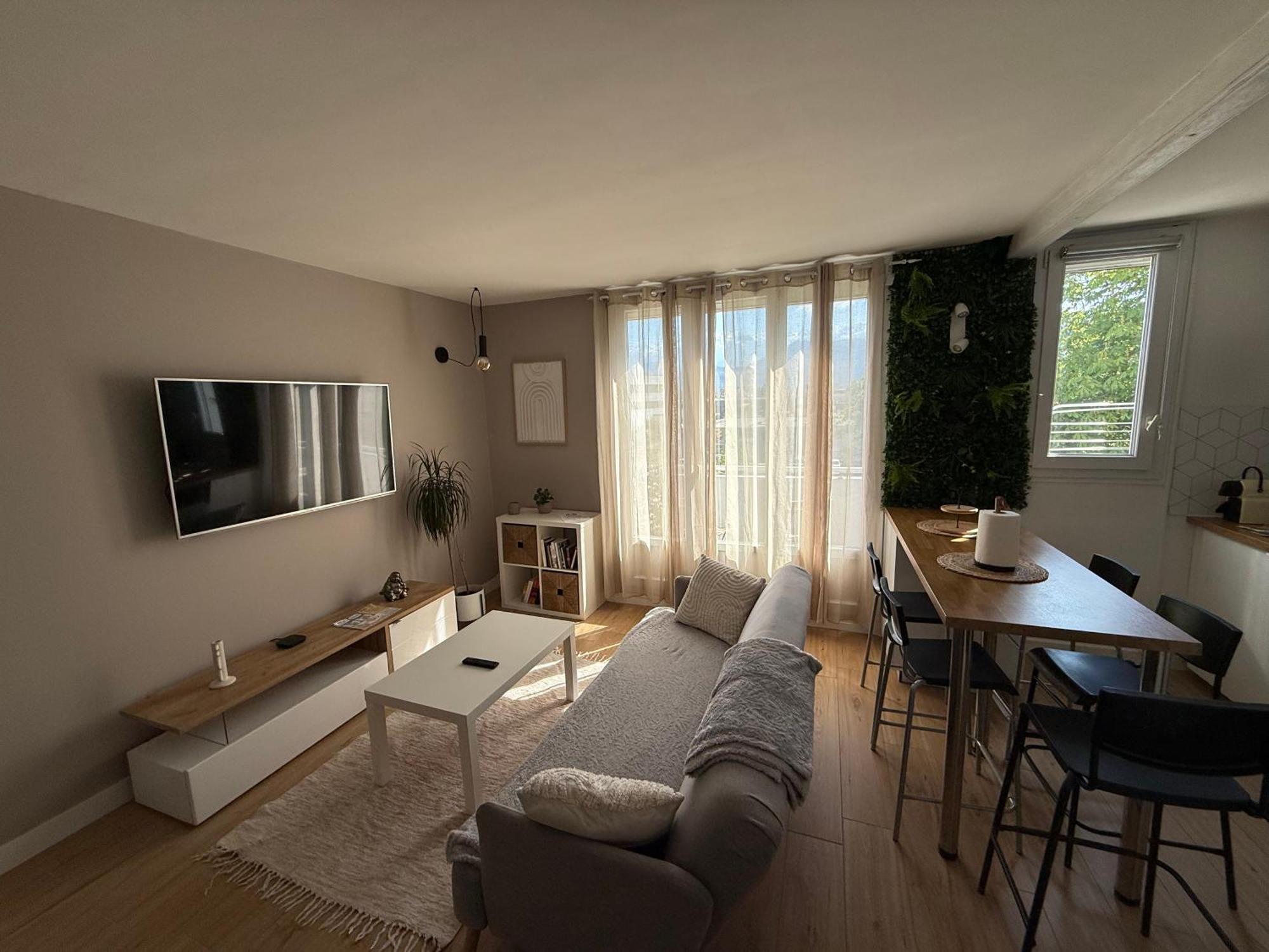Superbe Duplex Avec Parking Gratuit Διαμέρισμα Γκρενόμπλ Εξωτερικό φωτογραφία