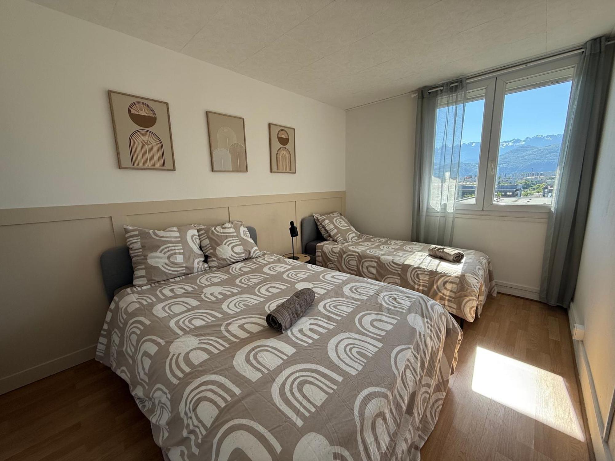 Superbe Duplex Avec Parking Gratuit Διαμέρισμα Γκρενόμπλ Εξωτερικό φωτογραφία